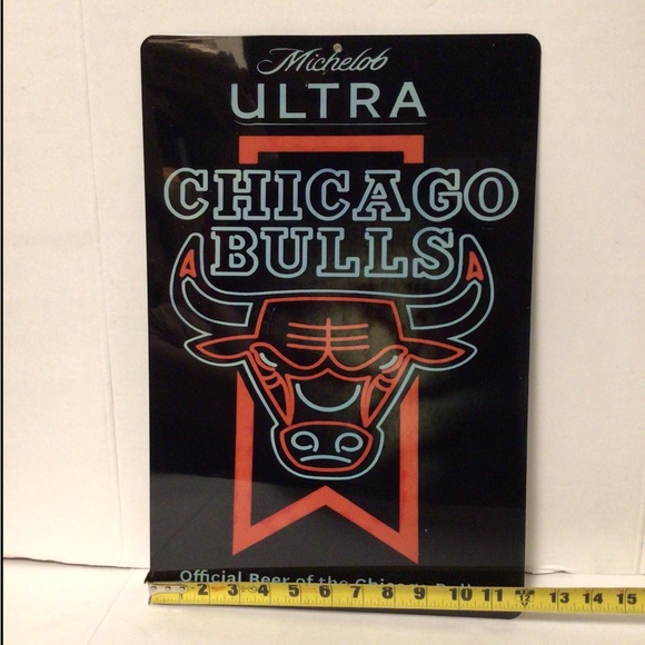 Michelob Ultra Chicago Bulls NBA Basketball metal display - Picture 4 of 5